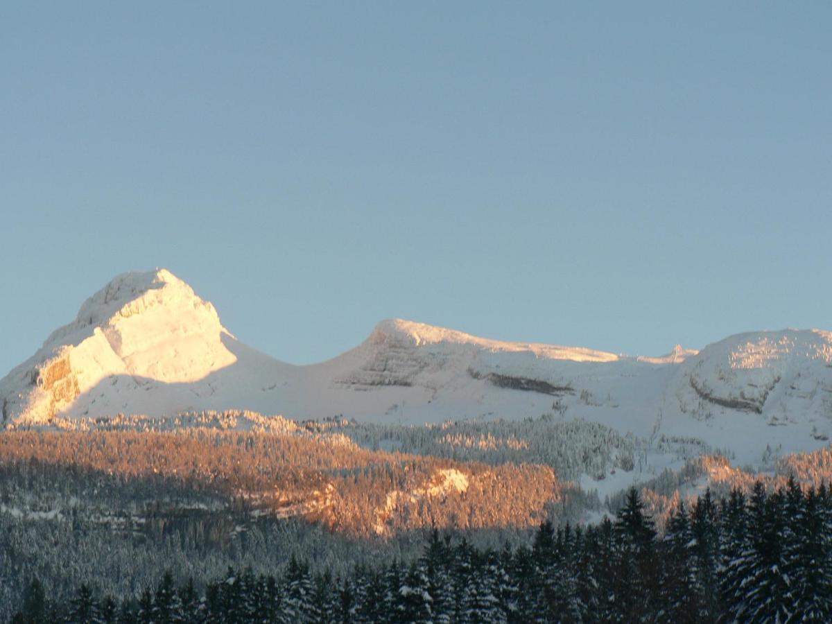 Auberge Des Deux Moucherolles Corrençon-en-Vercors Zewnętrze zdjęcie
