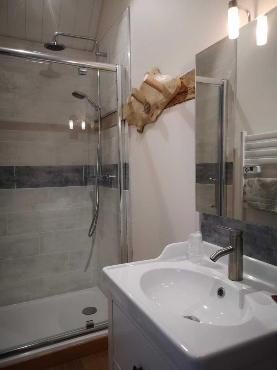 Auberge Des Deux Moucherolles Corrençon-en-Vercors Zewnętrze zdjęcie